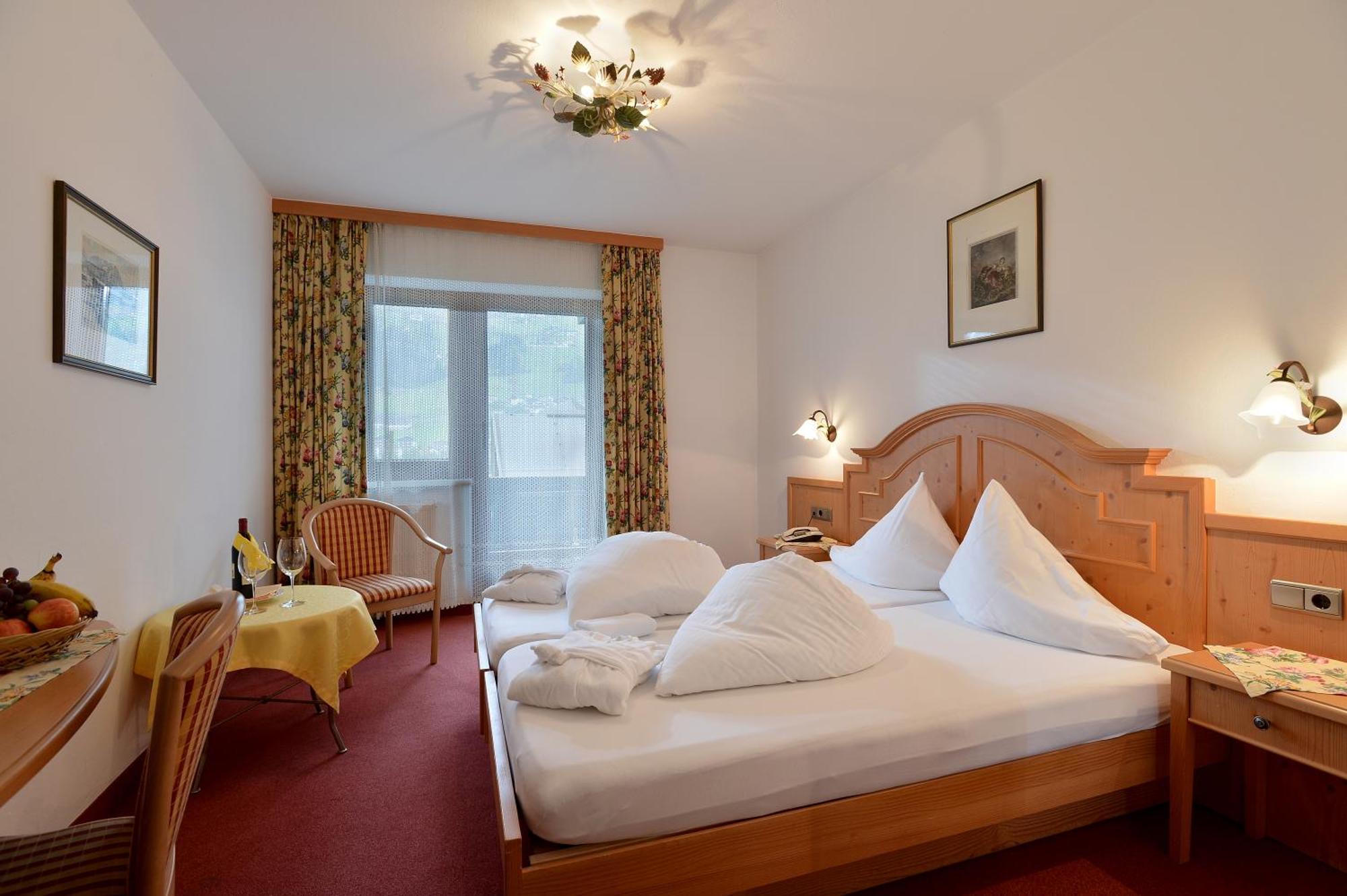 Hotel Schwarzer Adler Hippach Camera foto