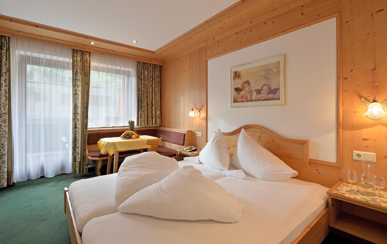 Hotel Schwarzer Adler Hippach Esterno foto